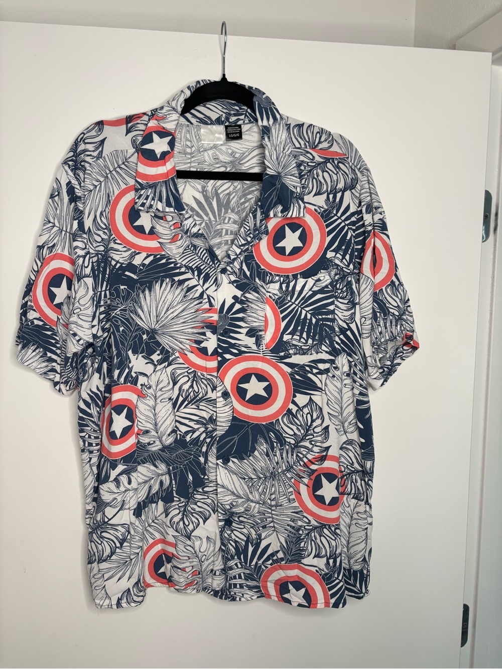Marvel Short-Sleeve Captain America Motif Button-Down Shirt - Navy/White/Red